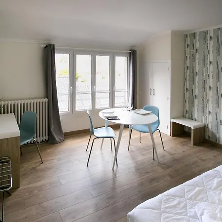 Le Cotentin & Restaurant Le Cot' אורחן