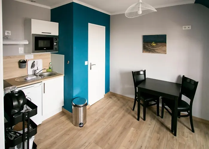 Le Cotentin & Restaurant Le Cot' Estalagem Portbail