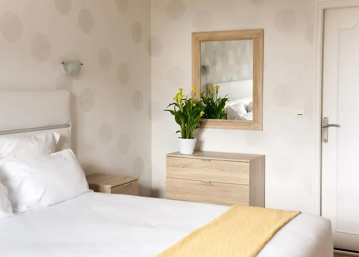 Le Cotentin & Restaurant Le Cot' Estalagem Portbail